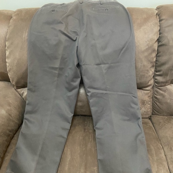 CABELAS Men's 34x30 Flat Front Pants - Picture 6 of 6